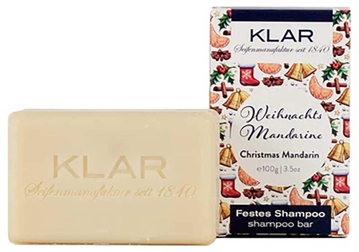 KLAR’s festes Weihnachtsshampoo umhüllt Sie mit einem Duft von süßen Mandarinen und Gewürzen. Obendrauf verleiht es Ihrem Haar eine Extraportion Geschmeidigkeit.