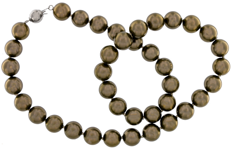 Perlmutt ist ein Wunder der Natur und nur sehr selten vorkommend. Jede Kette ist somit in Unikat für sich. Perlenkette ünterstützt die Form und die Kette passt sich perfekt der Halsform an. Egal was immer Sie tragen, ob elegant, leger oder festlich. Spinell harmoniert immer mit Ihrer Garderobe.