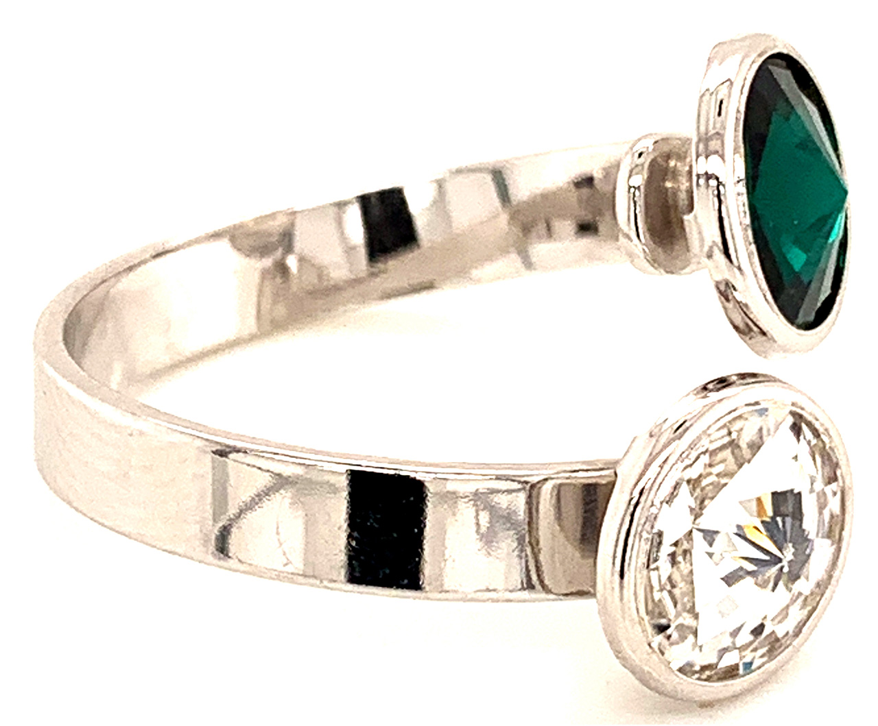 Silber Ring mit 2 Swarovski Crystal (1*Emerald/1*Crystal Clear) 925 Silberfassung größe änderbar gesamt ca. 3,4 Gramm 17 ct handgearbeitet, rhodiniert, handegemacht in Italien AT0578REC