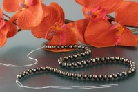 P061 Echter Süßwasser-Perlen-Strang oval 6-7mm 40cm lang offen Tahiti Black Violett P061 Echter Süßwasser-Perlen-Strang oval 6-7mm 40cm lang offen Tahiti Black Violett