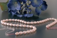 P136 Echter Süßwasser-Perlen-Strang barock 6-9mm 40cm lang offen hellrosa P136 Echter Süßwasser-Perlen-Strang barock 6-9mm 40cm lang offen hellrosa